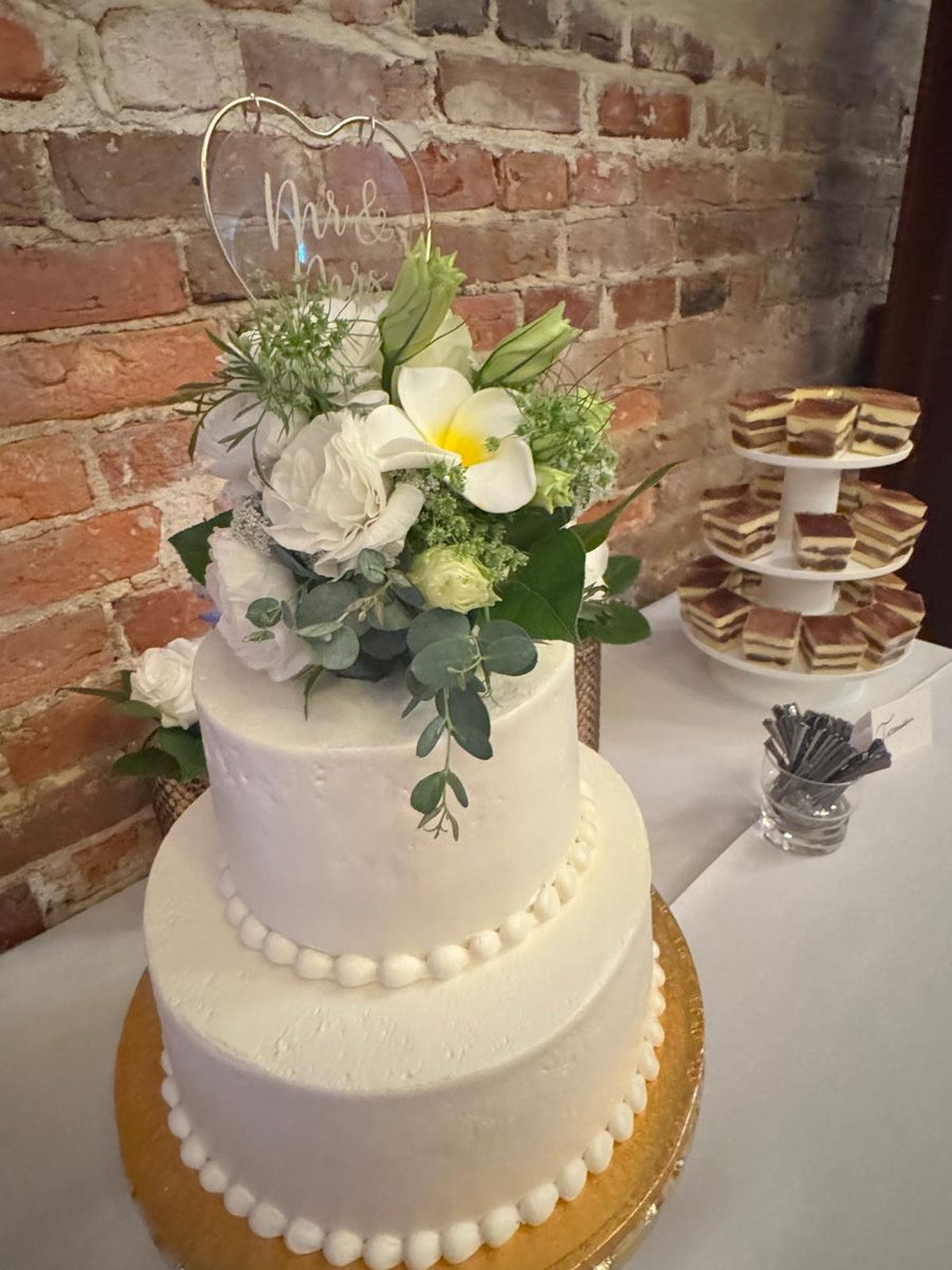 Flores sobre la torta