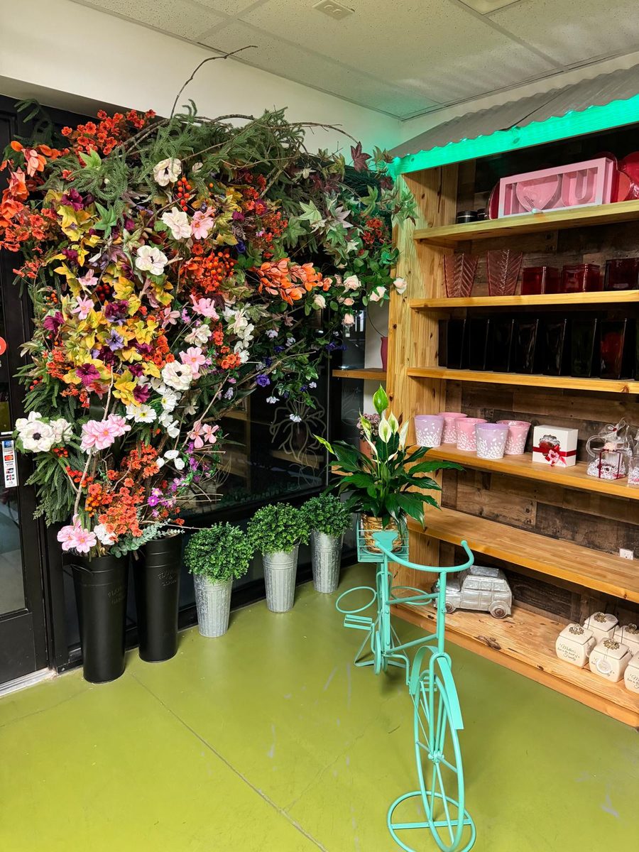 Muro floral del taller de Elements Florist